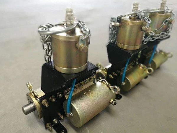 氣動筑爐機